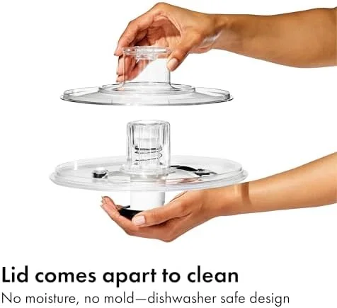 OXO Good Grips Salad Spinner - Lettuce Spinner, Fruit Washer, Fruit Washing Bowl with Strainer, Vegetable Cleaner, Salad Cleaner, Lettuce Washer, 6.22
